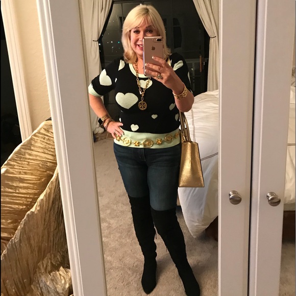 💝Show your love will ”REMAIN!” Comfy sweater in Black w/Mint green hearts/trim - Picture 2 of 8